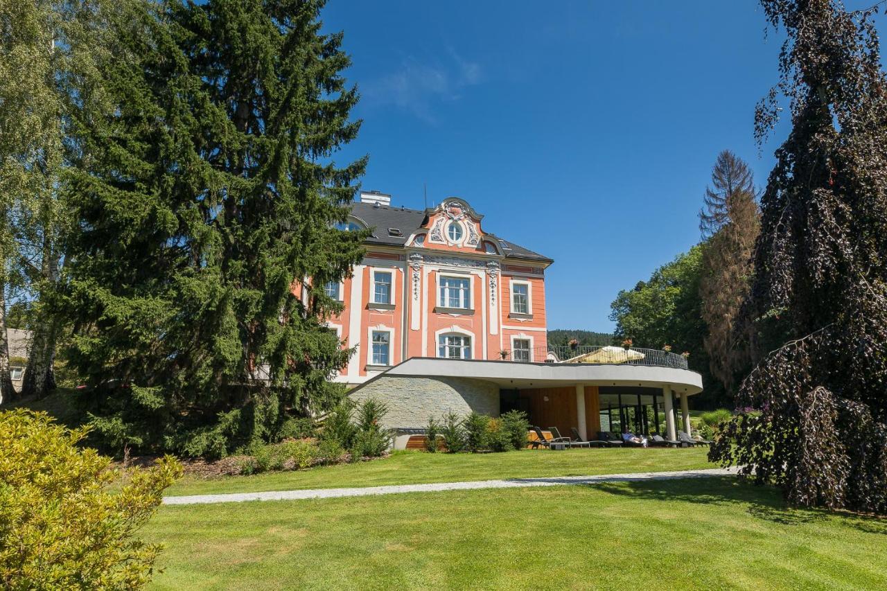 Wellness & Spa Hotel Villa Regenhart Jeseník Exterior foto